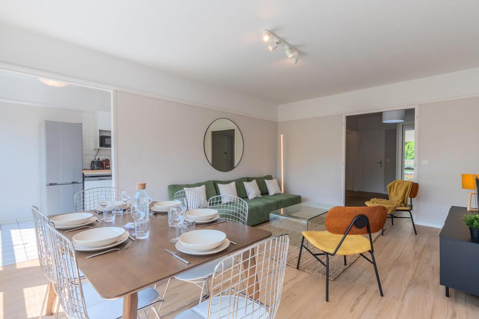 Spacious 3 Bedroom Apartment & Private Parking! Lambersart Esterno foto