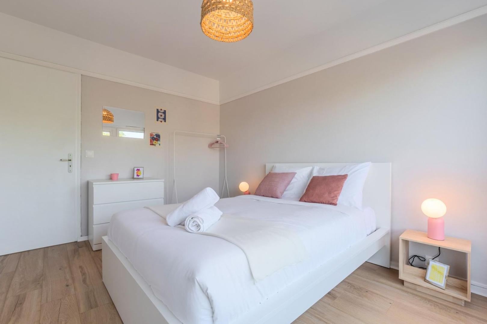 Spacious 3 Bedroom Apartment & Private Parking! Lambersart Esterno foto